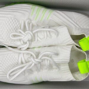 Danskin Positive White and Green Athletic Sneakers Lightweight Mesh